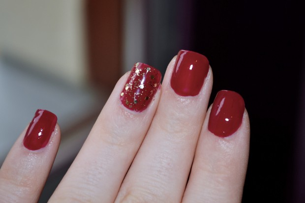 Christmas nails 2014 Raspberry gold fever 4